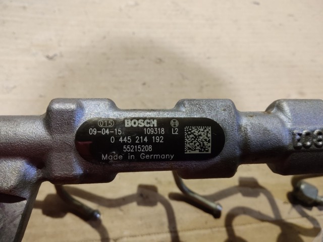 Alfa Romeo Giulietta 2,0 16v Diesel rail cső 55215208 , 0445214192