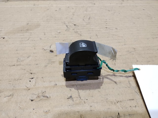 Fiat Doblo III.  jobb toló ajtó ablakemelő kapcsoló 735461280