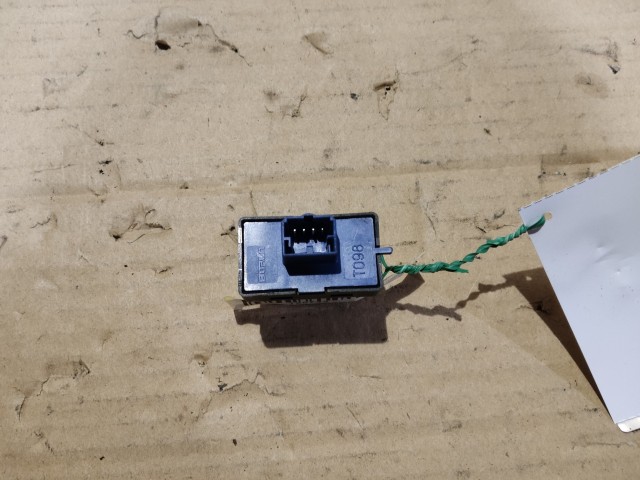 Fiat Doblo III.  jobb toló ajtó ablakemelő kapcsoló 735461280