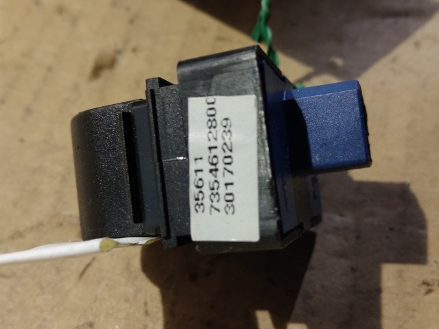 Fiat Doblo III.  jobb toló ajtó ablakemelő kapcsoló 735461280