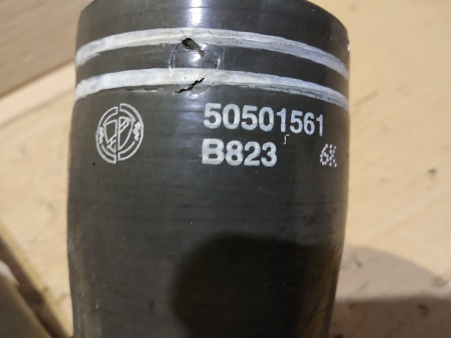 Alfa Romeo 159 1,9 16v Diesel levegőcső turbóból az intercollerba 50501561