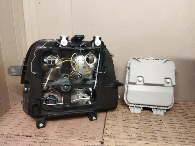 Fiat Doblo I. 2000-2005 utángyártott új , ködlámpás jobb első fényszóró (TYC)