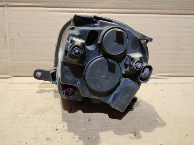 160524 Fiat 500 2007-2015 jobb első fényszóró a képen látható sérüléssel