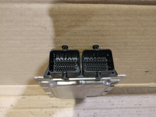 Fiat 500 2015- 1,2 benzin motorvezérlő 52137383