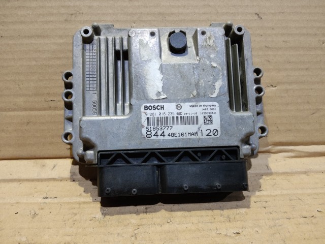 Lancia Delta 1,6 16v Diesel motorvezérlő 51853777 , 0281016235