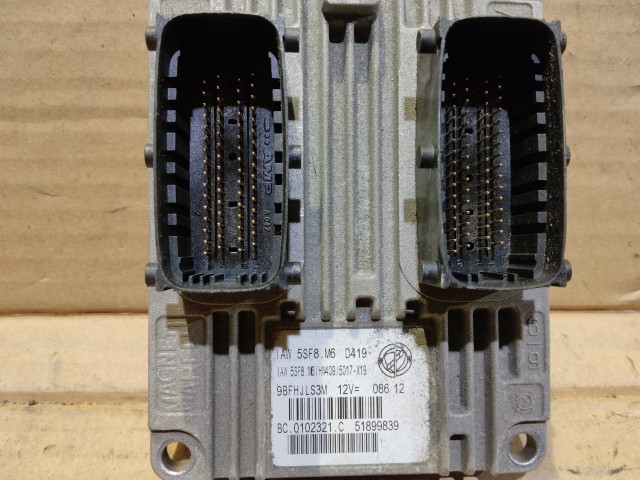 Fiat Panda II.  2003-2012 1,2 8v benzin 4x4 motorvezérlő Magnetti Marelli  735353899