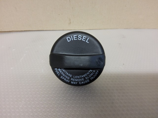 Fiat Croma 2005-2010 gyári új Diesel tanksapka, zárbetét nélküli kivitel