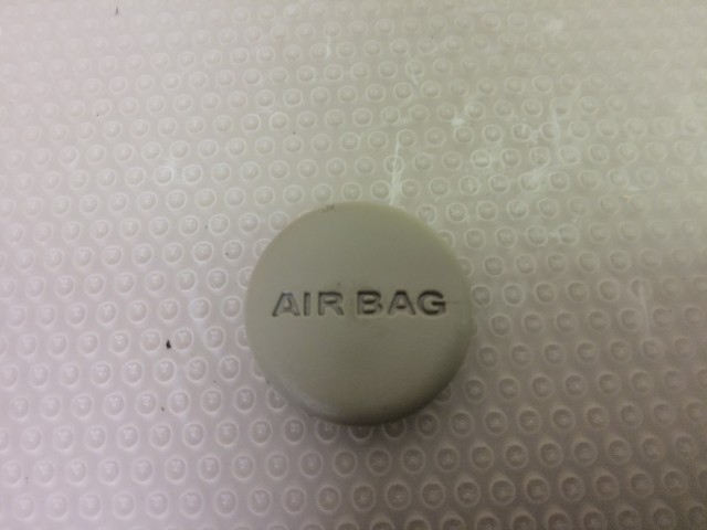 Alfa Romeo 159 bézs színű, Air Bag feliratú takarókupak 