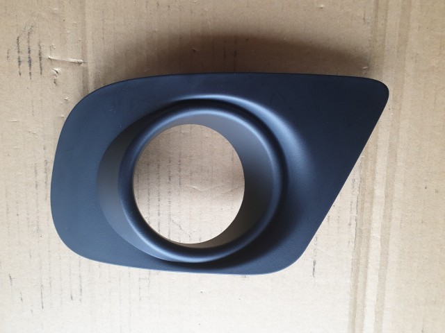 Fiat Freemont utángyártott új, jobb első ködlámpa keret 