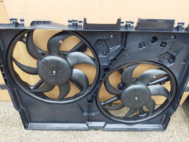 Ducato, Jumper, Boxer (2006-) Hűtőventilátor kompletten kerettel együtt, 2 db ovális csatlakozóval szerelt változat.