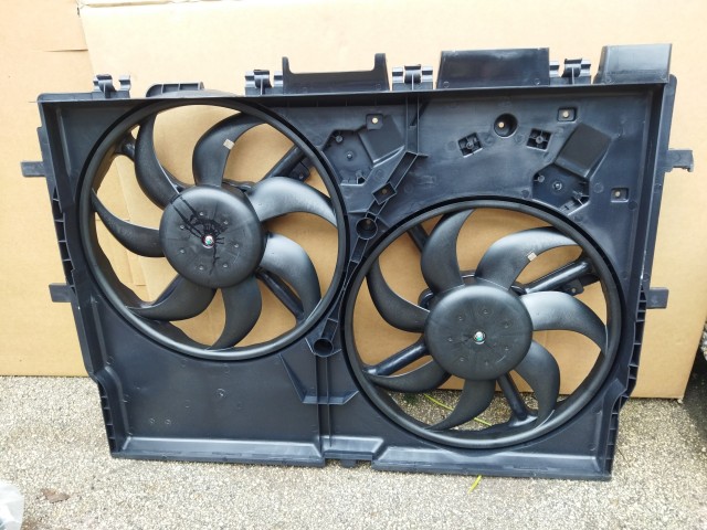 Ducato, Jumper, Boxer (2006-) Hűtőventilátor kompletten kerettel együtt, 2 db ovális csatlakozóval szerelt változat.