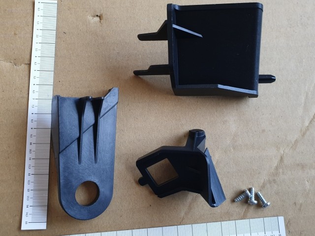 Fiat Grande Punto utángyártott új, jobb első fényszóró fül javító készlet