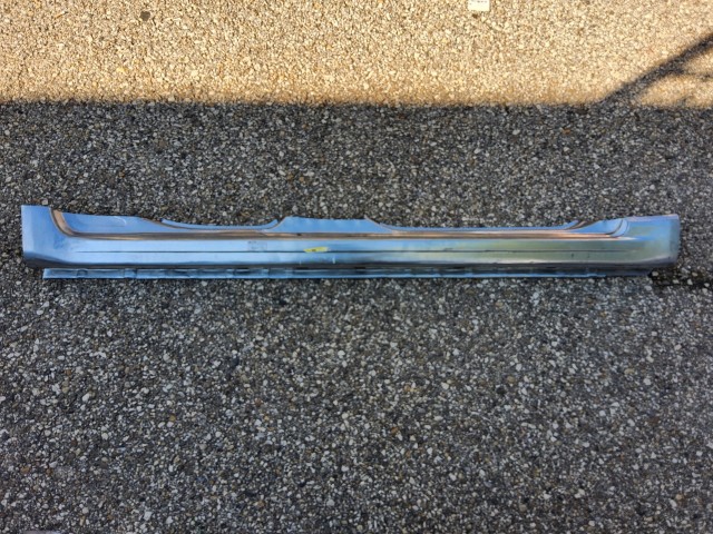 Alfa Romeo 159 utángyártott új, jobb oldali külső küszöb borítás