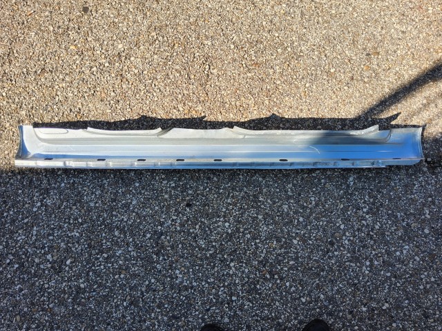 Alfa Romeo 159 utángyártott új, bal oldali küszöb