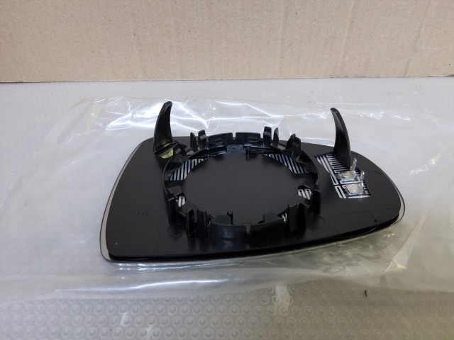 Audi A1 2010-2018 utángyártott új, bal oldali visszapillantó tükör lap, aszférikus, ezüst színű 