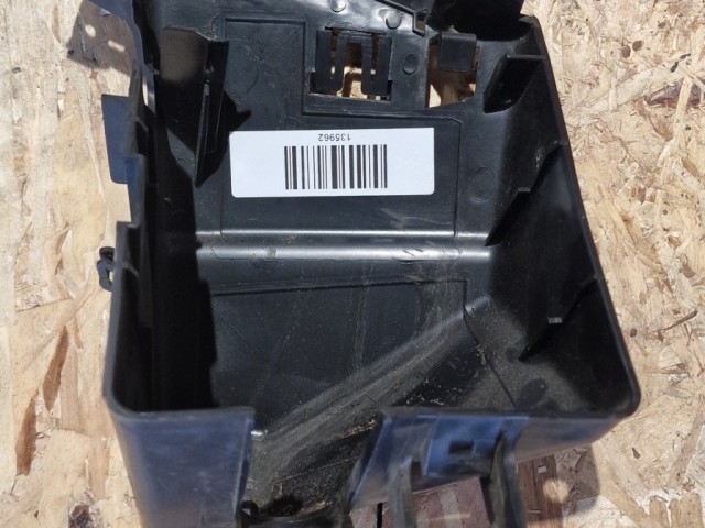 Fiat Panda II. biztosítéktábla ház alsórész 51794732