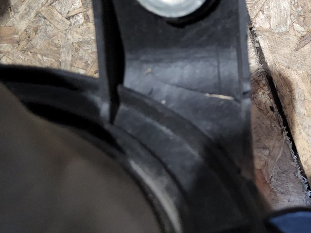 150671 Fiat Bravo, Lancia Delta 1,6 16v Diesel légszűrőház a képen látható sérüléssel  51801286