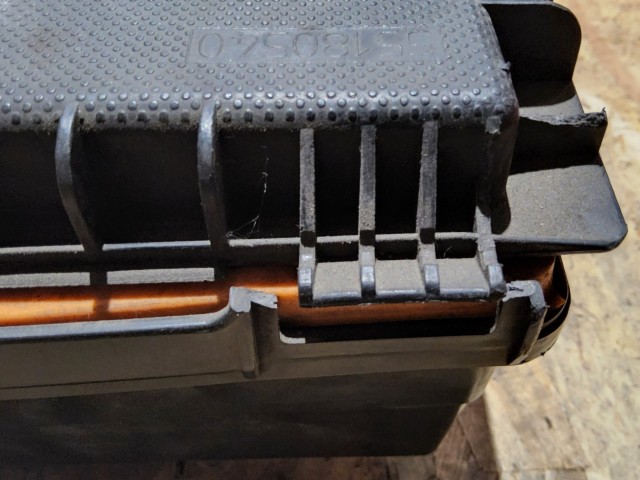 162095 Lancia Ypsilon II.  1,3 16v Diesel légszűrőház, a képen látható sérüléssel 51781496