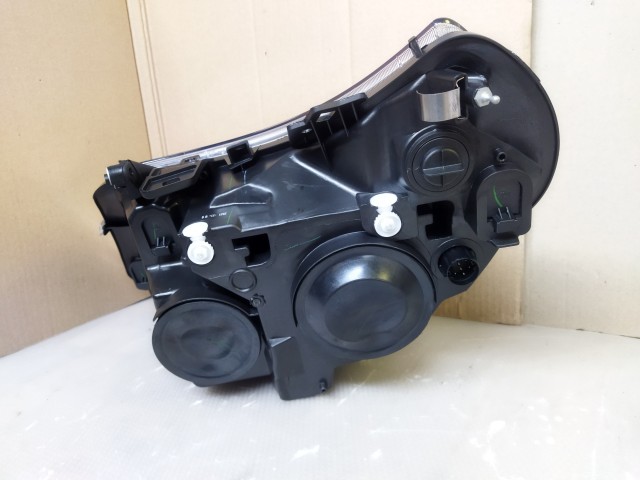 Fiat Ducato 2011-2014 utángyártott új, jobb első fényszóró 7 pines 1366101080