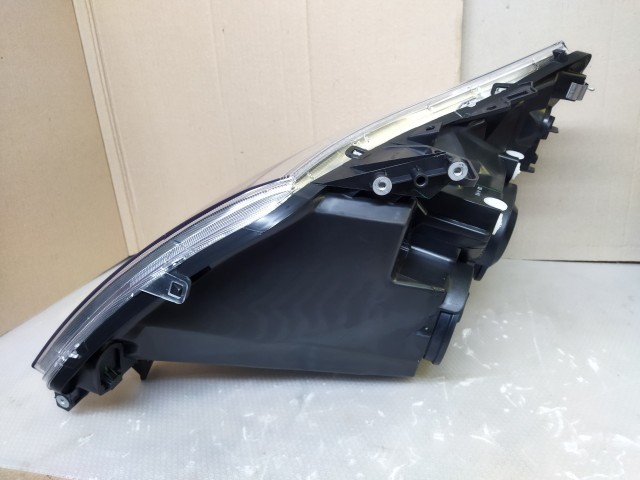 Fiat Ducato 2011-2014 utángyártott új, jobb első fényszóró 7 pines 1366101080