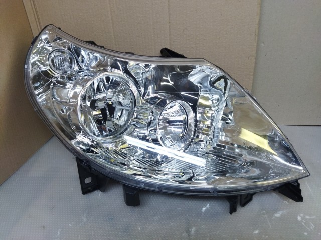 Fiat Ducato 2011-2014 utángyártott új, jobb első fényszóró 7 pines 1366101080