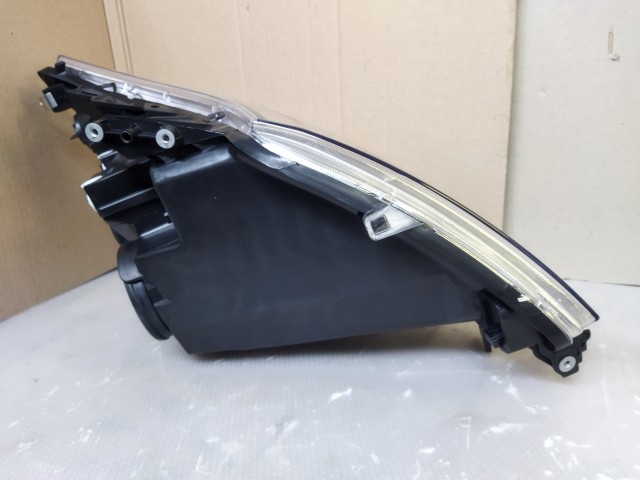 Fiat Ducato 2011-2014 utángyártott új, bal első fényszóró 7 pines 1366102080