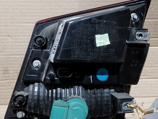 104187 Fiat Freemont 2011-2015 bal hátsó belső lámpa 68078517AD