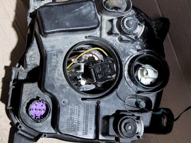 12241 Fiat 500 2007-2015 bal első fényszóró, koszos a belseje!!! 51787492