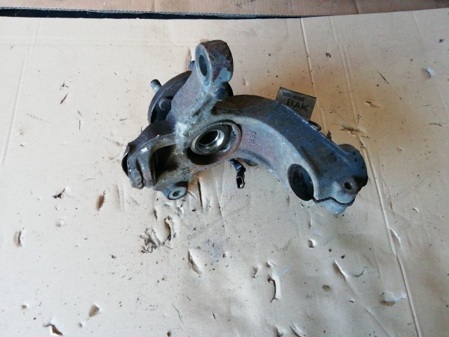 Ford Galaxy 2006-2015 2,0 Diesel bal első csonkállvány (kerékagy)