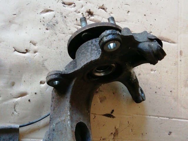 Ford Galaxy 2006-2015 2,0 Diesel bal első csonkállvány (kerékagy)