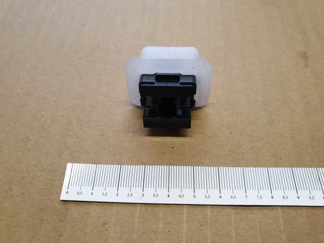 Alfa Romeo 159 utángyártott új, hátsó ülést rögzítő műanyag 50500769