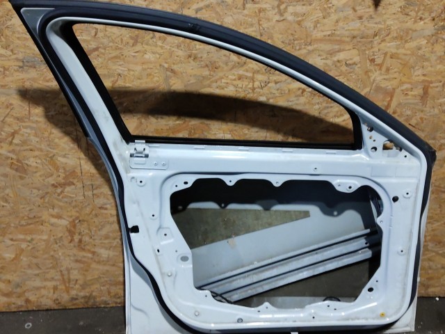 163176 Alfa Romeo Giulietta 2010-2020 Bal első  fehér színű ajtó, a képen látható sérüléssel!! 50509245