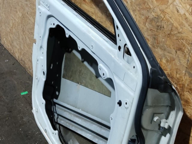 163176 Alfa Romeo Giulietta 2010-2020 Bal első  fehér színű ajtó, a képen látható sérüléssel!! 50509245