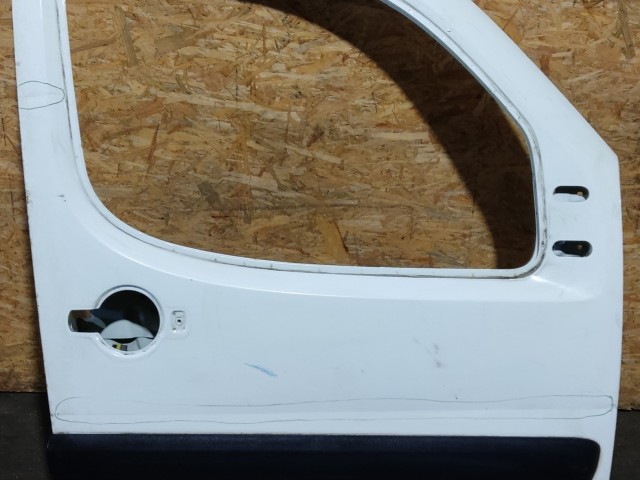 163189 Fiat Doblo 2000-2009 Jobb első fehér színű ajtó, a képen látható sérüléssel 51847704