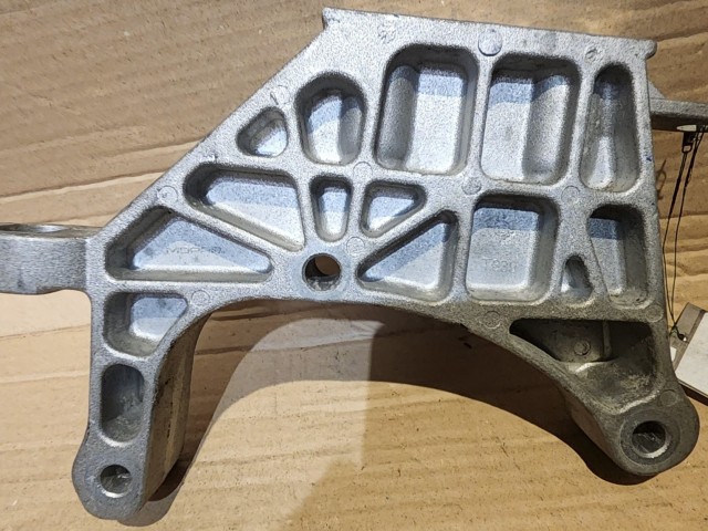 Fiat Tipo 1,3 16v Mjet váltótartó alubak 52040965