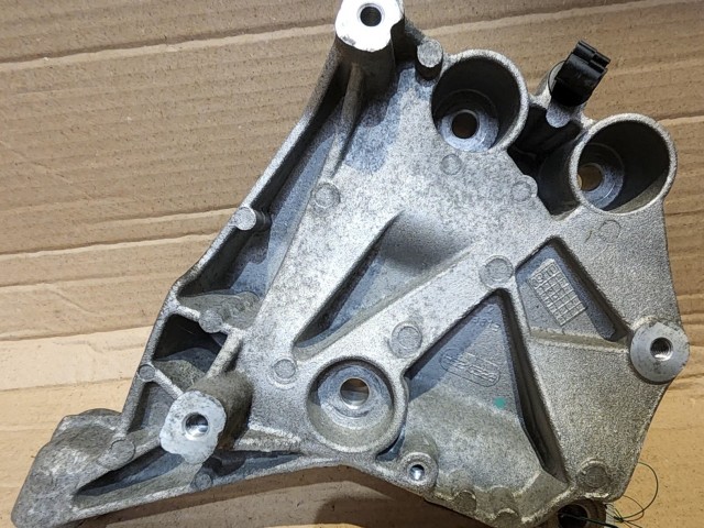 Alfa Romeo, Fiat, Lancia klímakompresszor tartóbak 51850875