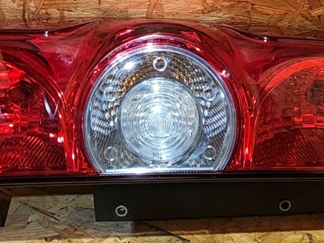 Fiat Doblo III. 2009-2015 Opel Combo D bal hátsó lámpa kettényíló hátsó ajtós kivitelhez 51810674