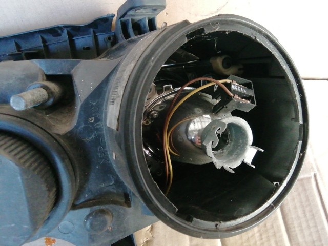 143834 Alfa Romeo 159 2005-2011 Jobb első fényszóró, izzó takaró kupak nélkűl, matt plexi!!!!