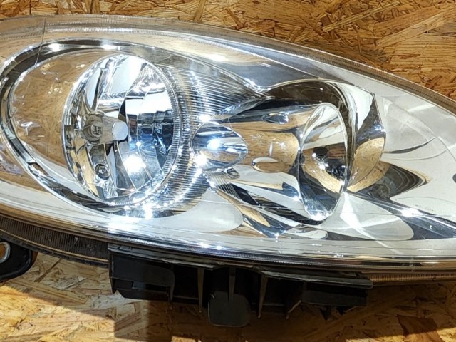 165024 Fiat Linea 2007-2017 Jobb első, fényszóró, a képen látható sérüléssel 45222748