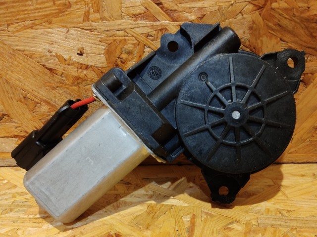 Alfa Romeo 159 utángyártott új, bal első ablakemelő motor 71740176