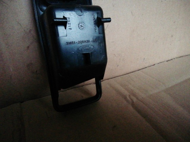 Ford Kuga 2008-2012 jobb első ablakemelő kapcsoló 3M51226A36AFW