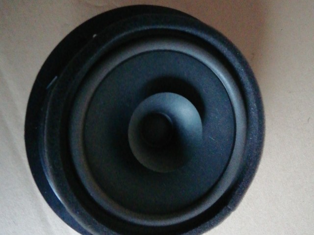 Suzuki Swift 2017- első Hangszóró 3910271L03