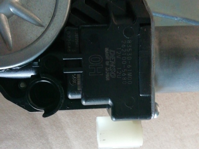 Suzuki Swift 2017- jobb hátsó elektromos ablakemelő 8353061M00