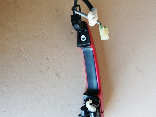 126023 Suzuki Swift 2017-  jobb első külső Kilincs