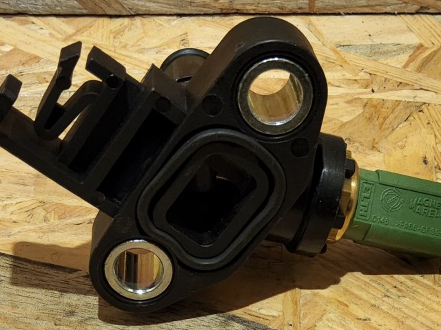 Fiat Punto II.-III. , Panda II., DobloI., Seicento, Lancia Ypsilon II., 8v benzin, vízcső a szívócsonkban 71719393