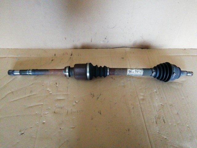 126150 Citroen C3 Picasso  2009-2017 1,4 16v benzin jobb első féltengely 9683174180