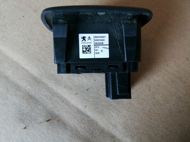 Citroen C3 Picasso  2009-2017 bal hátsó kapcsoló ablakemelő 96637535