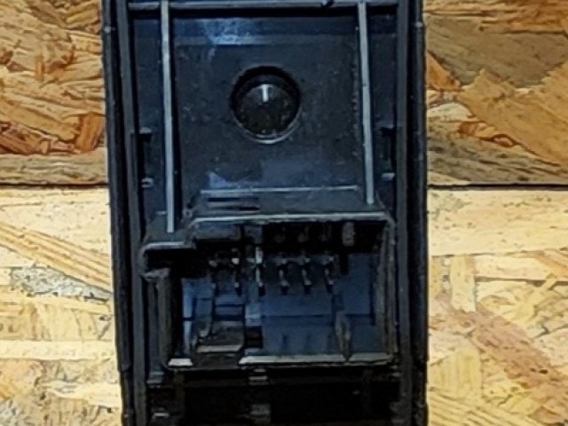 Lancia Delta, Fiat Bravo behajtós tükör állító kapcsoló