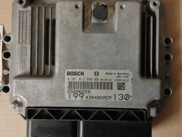 Fiat Grande Punto 1,9 8v Diesel motorvezérlő 0281012899 , 55206220