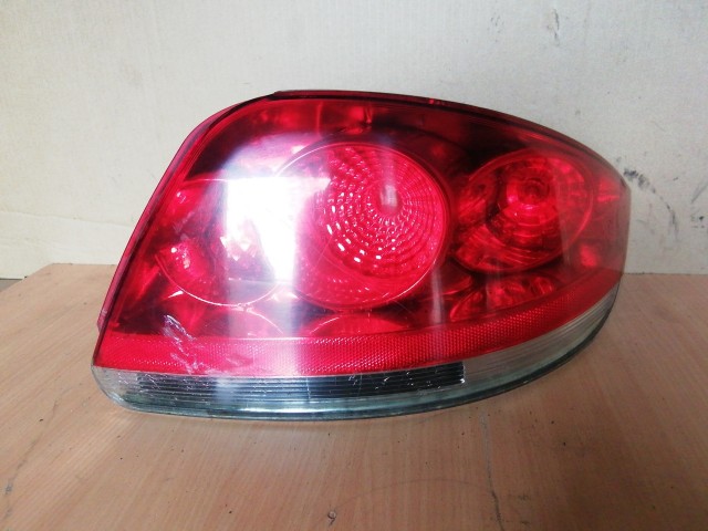 171453 Fiat Linea 2007-2017 Jobb hátsó lámpa izzó foglalat nélkül , a képen látható sérüléssel 51869227